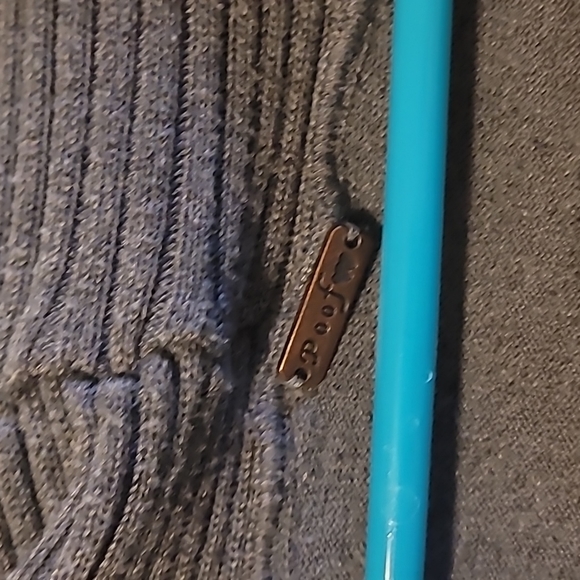 Poof Sweater - Picture 2 of 3